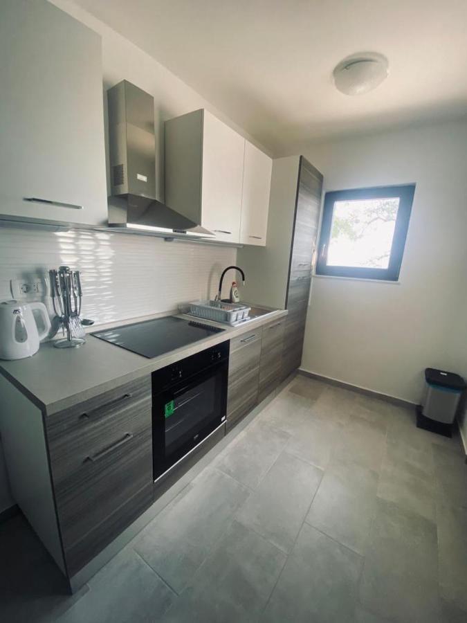Apartmani Mila Starigrad Paklenica Exterior photo