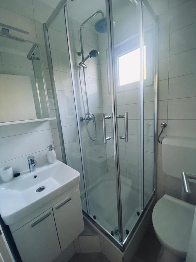 Apartmani Mila Starigrad Paklenica Exterior photo