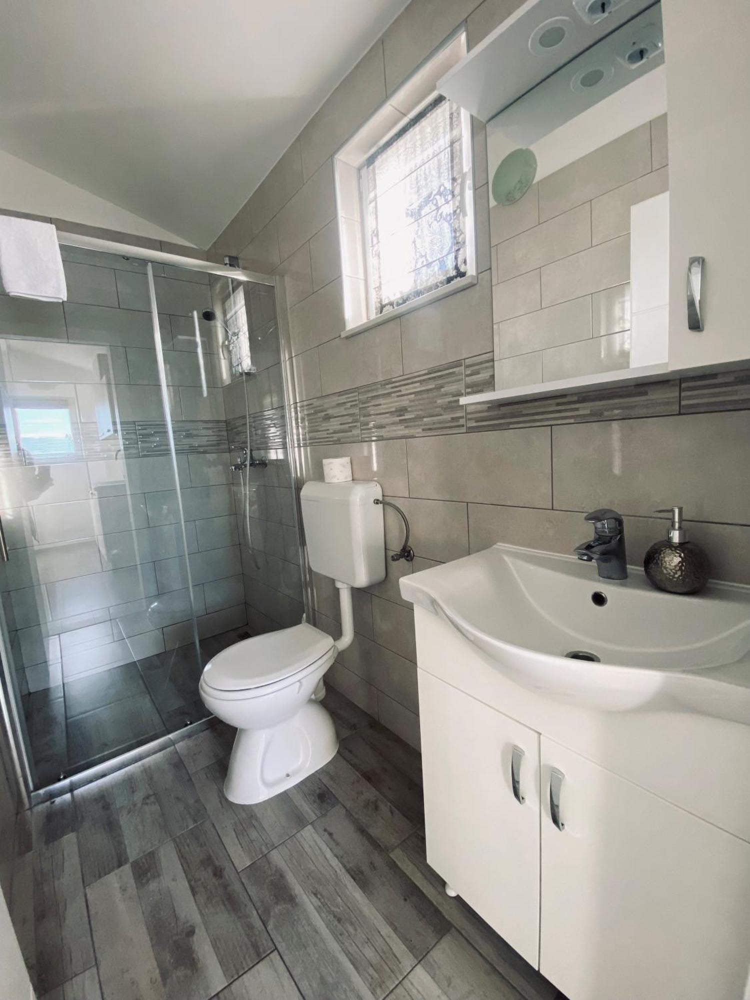Apartmani Mila Starigrad Paklenica Exterior photo