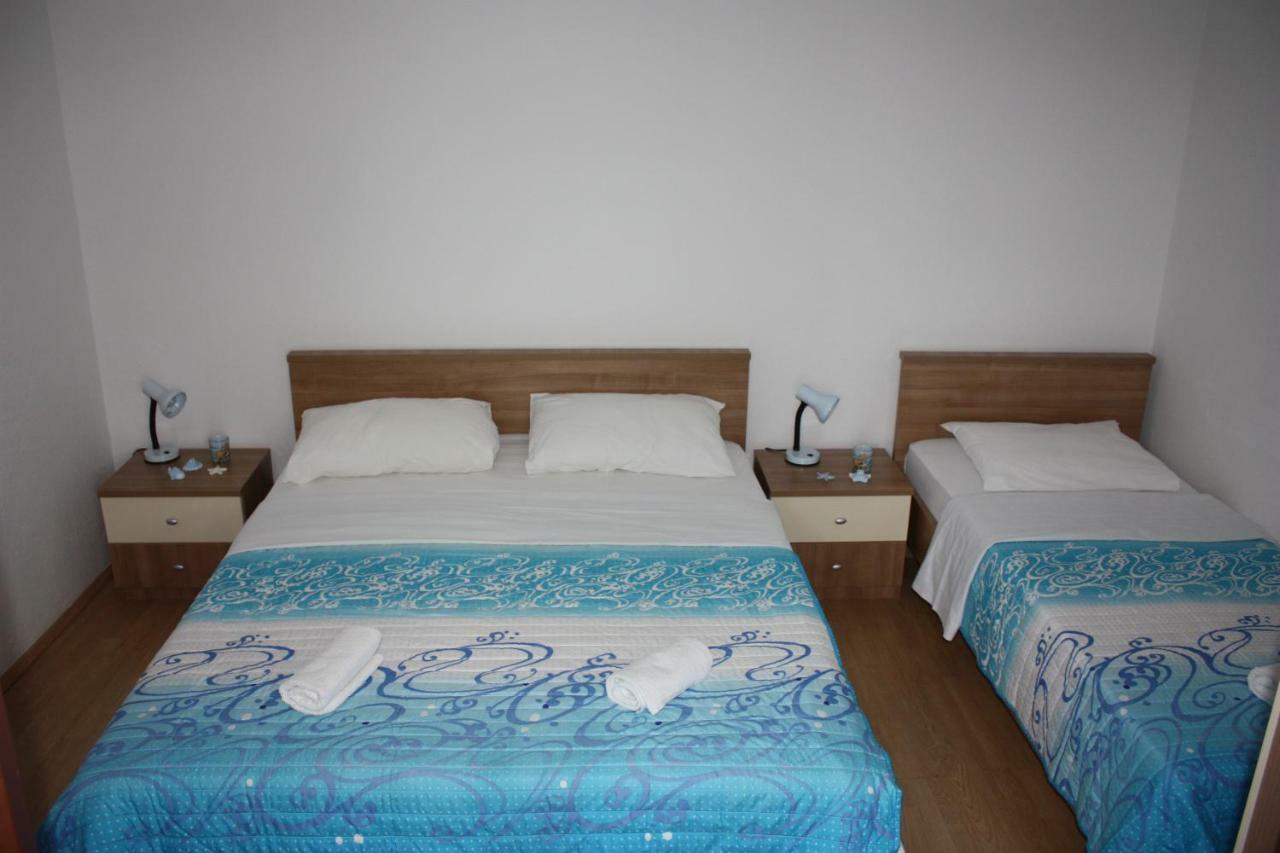 Apartmani Mila Starigrad Paklenica Exterior photo