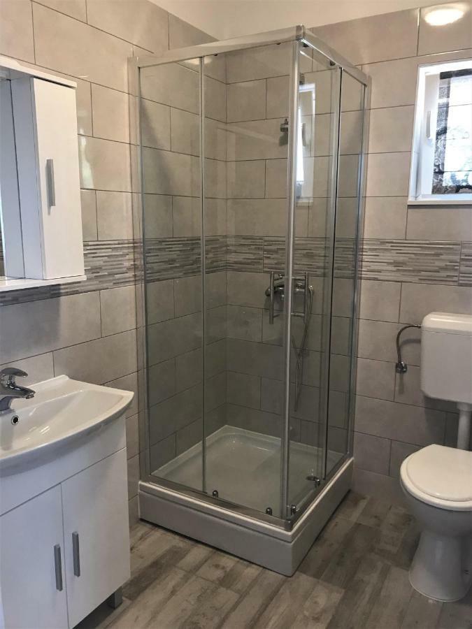 Apartmani Mila Starigrad Paklenica Exterior photo