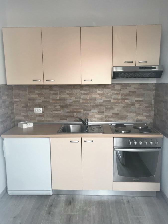 Apartmani Mila Starigrad Paklenica Exterior photo