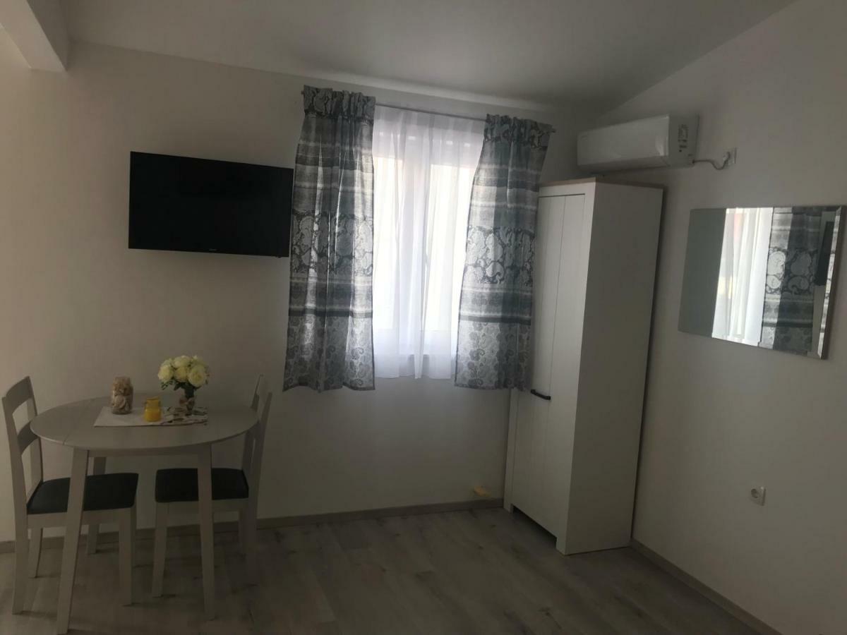 Apartmani Mila Starigrad Paklenica Exterior photo