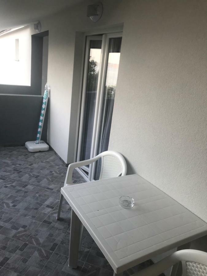 Apartmani Mila Starigrad Paklenica Exterior photo