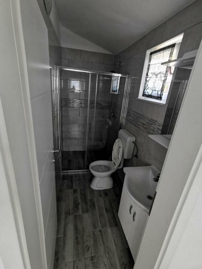 Apartmani Mila Starigrad Paklenica Exterior photo