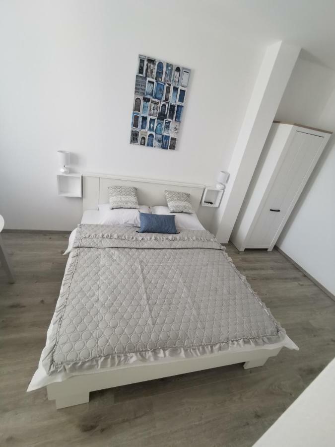 Apartmani Mila Starigrad Paklenica Exterior photo